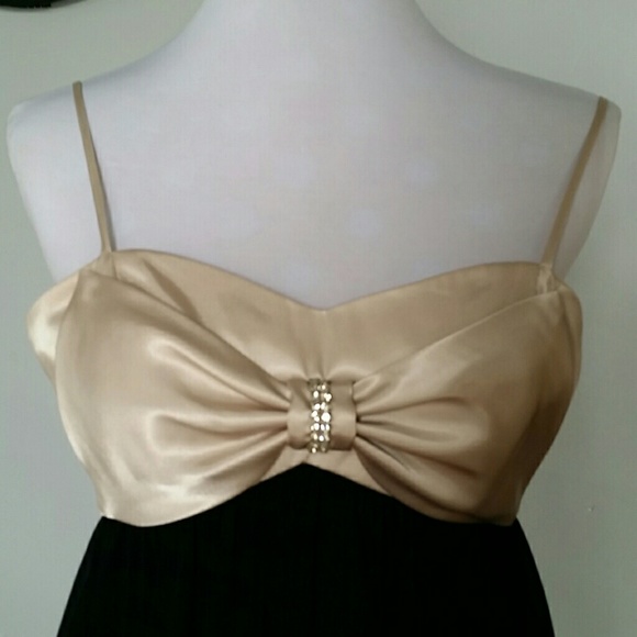 Junior dress - Picture 2 of 3